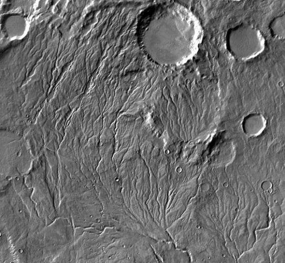 Martian valleys could have been carved by surprisingly little water