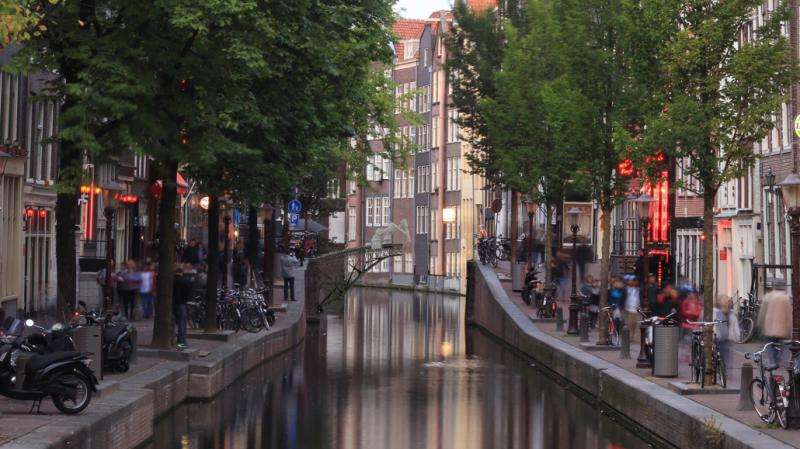 MX3D is to 3D-print a steel bridge over water in Amsterdam