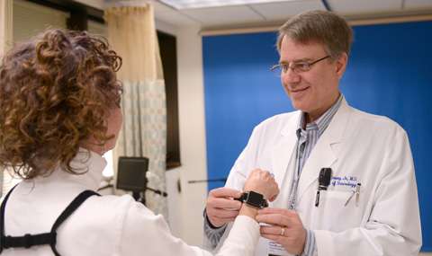 Neurologists find movement tracking device helps assess severity of Parkinson's disease
