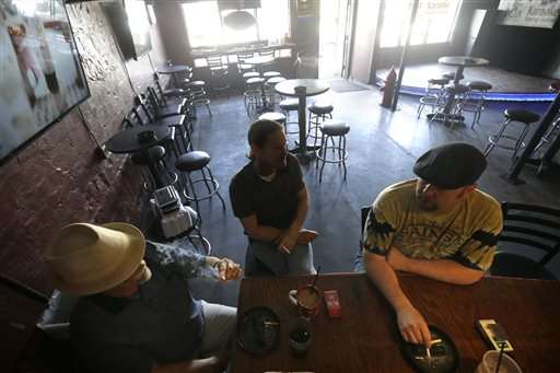 New Orleans going smoke-free in bars, other public places