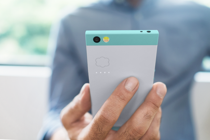 Not another new phone! But Nextbit’s Robin is smarter