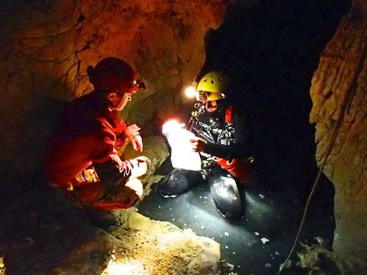 Only above-water microbes play a role in cave development