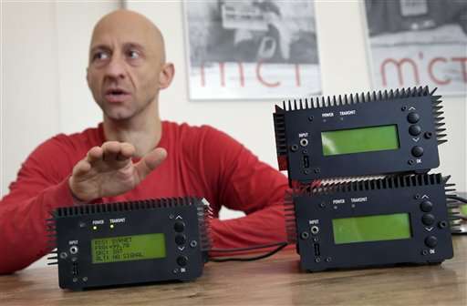 Radio rebels: Berlin group makes tiny transmitters for Syria