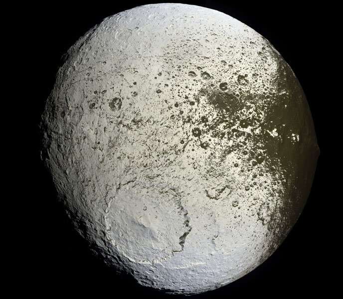 Saturn’s “Yin-Yang” moon Iapetus