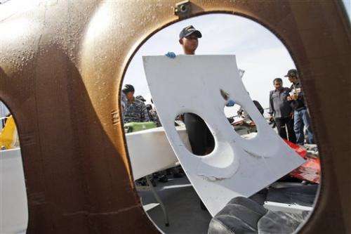 Search area shifts slightly for crashed AirAsia plane
