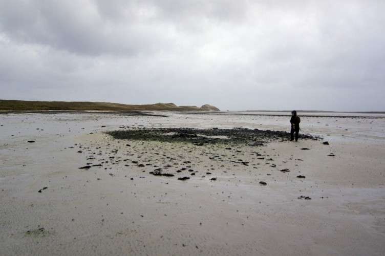 Shifting sand dunes reveal hidden Bronze Age settlement