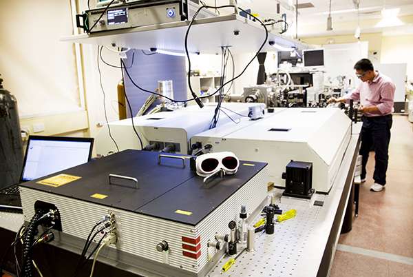 Table-top extreme UV laser system heralds imaging at the nanoscale