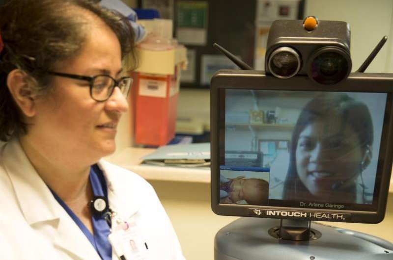 “Tele-rounding”:机器人在新生儿重症监护室
