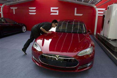 Tesla updating Model S to ease range anxiety, improve safety