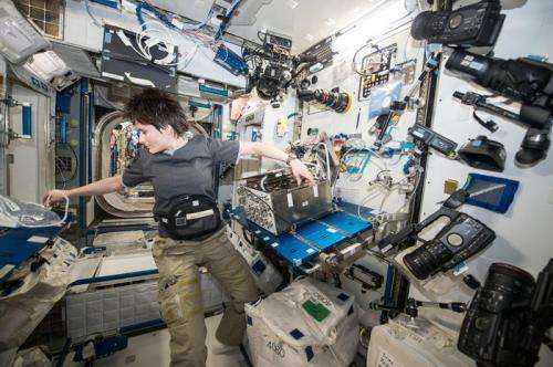 Testing astronauts’ lungs in Space Station airlock