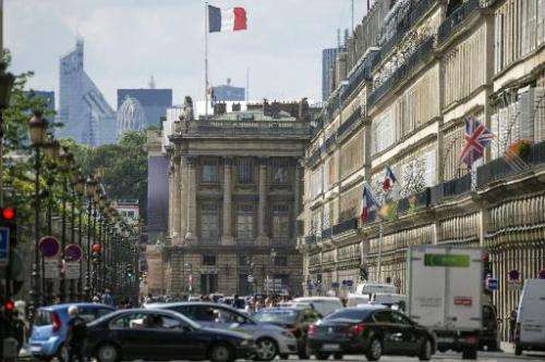 Traffic clogs the rue de Rivoli in Paris on August 5, 2014. The mayor of Paris wants to ban polluting buses and trucks in the Fr