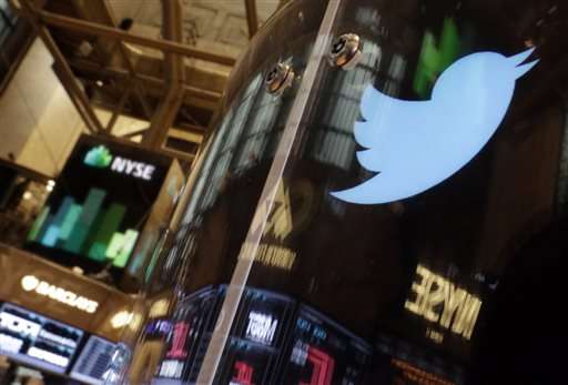 Twitter tries to lure in users as it searches for CEO