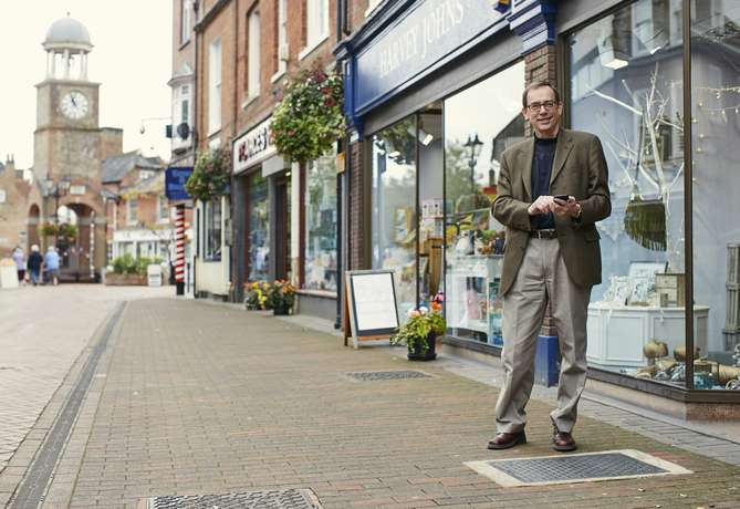 UK town residents to enjoy WiFi connected pavement