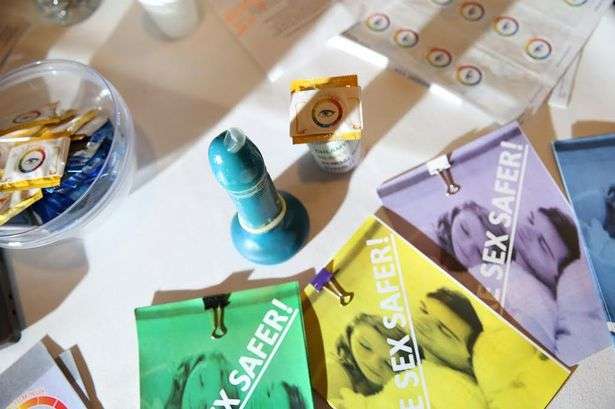 UK youths win for color-changing condom to recognize STIs