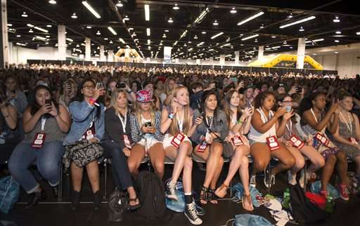 VidCon a chance for fans to see online video stars in person
