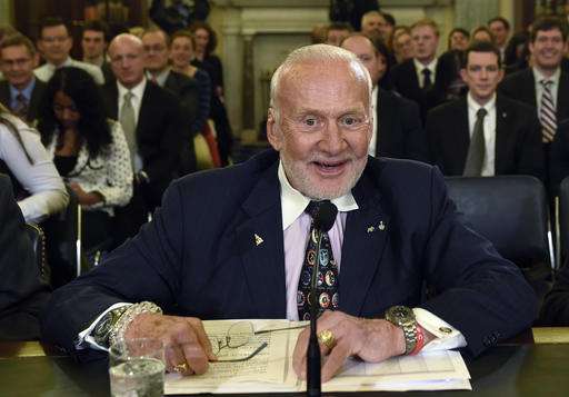 Buzz Aldrin recovers in New Zealand after polar evacuation