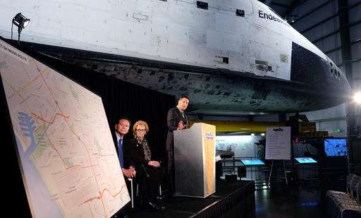 Epic journey through Los Angeles set for space shuttle tank