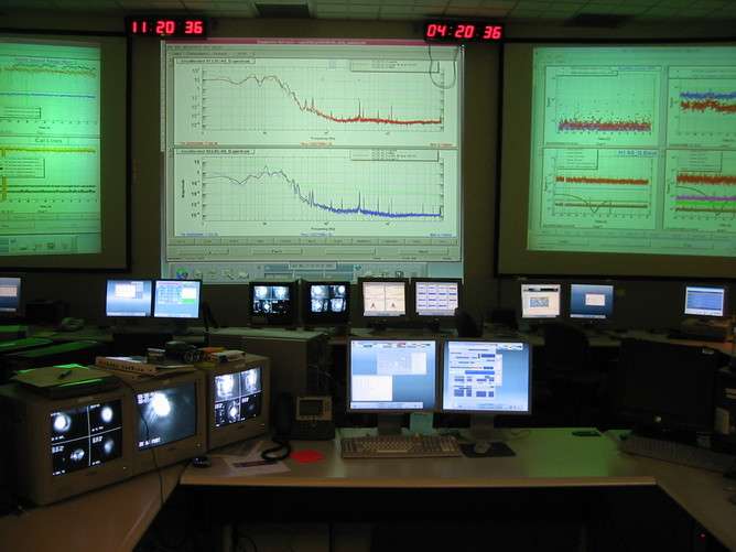 How does an experiment at LIGO actually work?