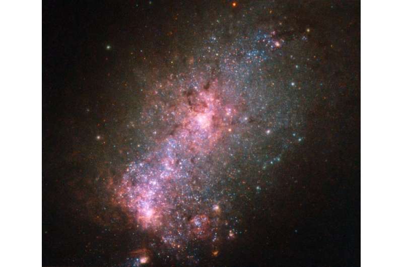 Image: Hubble views a galaxy fit to burst