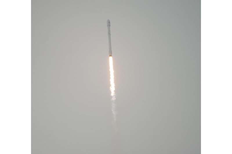 Image: Jason-3 satellite launches