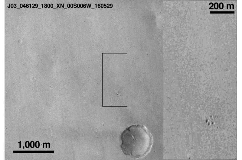 Mars Reconnaissance Orbiter views Schiaparelli landing site