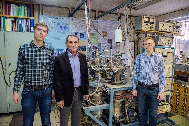 MEPhI scientists &quot;teach&quot; hydrogen to penetrate  in metal surfaces through oxidate layers