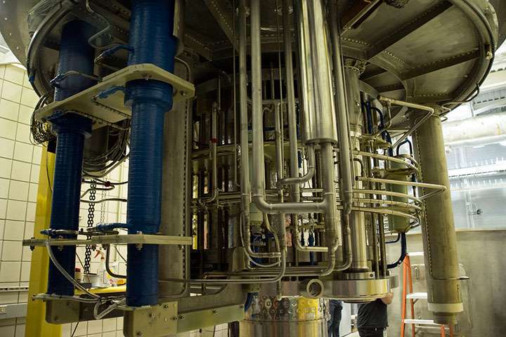 National MagLab racks up new world record with hybrid magnet
