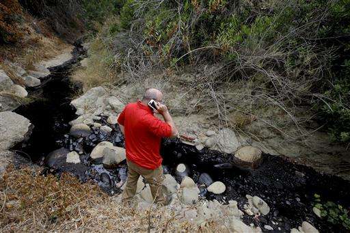 Pipeline spews crude in California but none reaches beach
