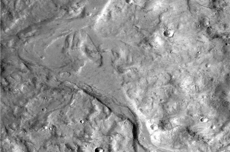 Some ancient Mars lakes came long after others