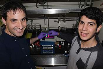 Syracuse University chemists add color to chemical reactions