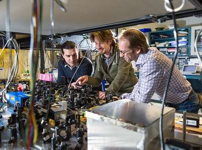 Towards quantum Internet: Researchers teleport particle of light six kilometres