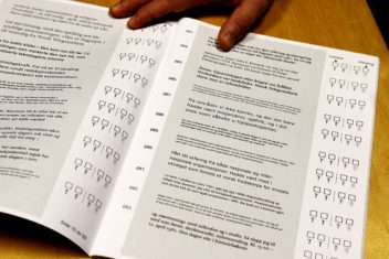 What makes print more readable for the visually impaired?