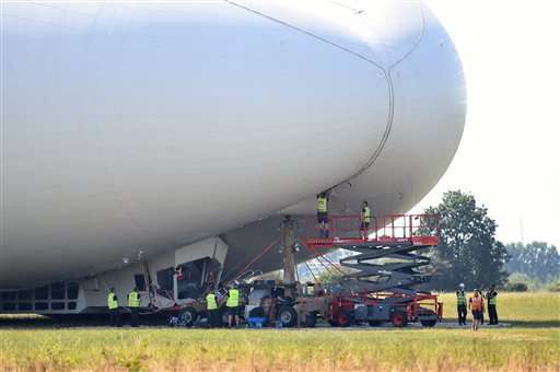 World's largest aircraft damaged on 2nd test flight