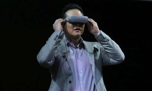 Camera boost, virtual reality in new Samsung, LG gadgets