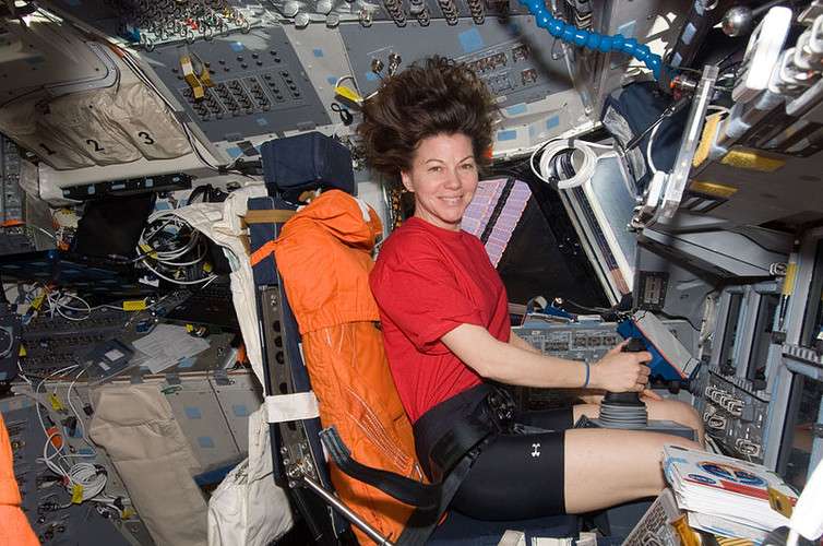 How women can deal with periods in space
