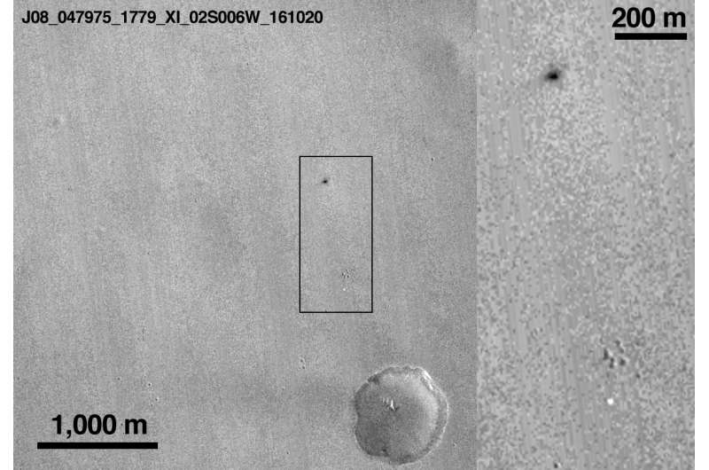 Mars Reconnaissance Orbiter views Schiaparelli landing site