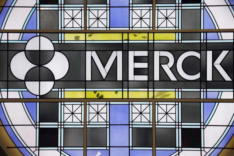 Merck beats 1Q profit views with tight cost controls