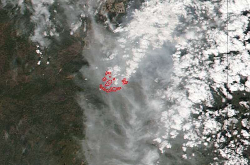 NASA-NOAA's Suomi NPP satellite sees massive Alberta wildfire day and night