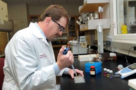 Team develops new antibiotic formulation to fight MRSA and other antibiotic-resistant bacteria