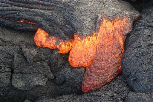 Lava meets the sea, puts on fire-spitting show in Hawaii