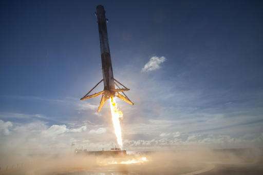 SpaceX gets taker for 1st flight of recycled rocket