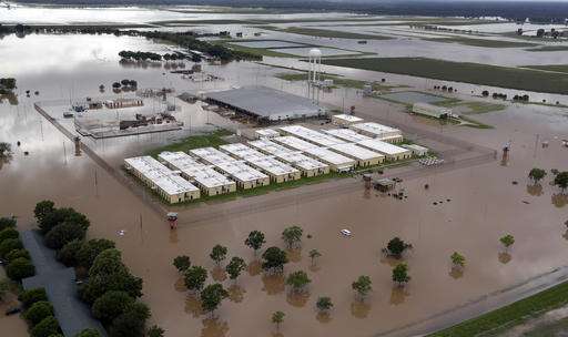 Rain slows, but flooding still threat in Southeast Texas