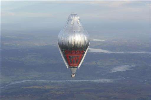 Russian balloonist circling globe crosses Australian coast