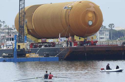 Space shuttle external tank to be displayed in Los Angeles (Update)