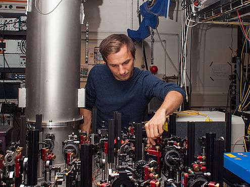 Researchers prevent quantum errors from occurring by continuously watching a quantum system