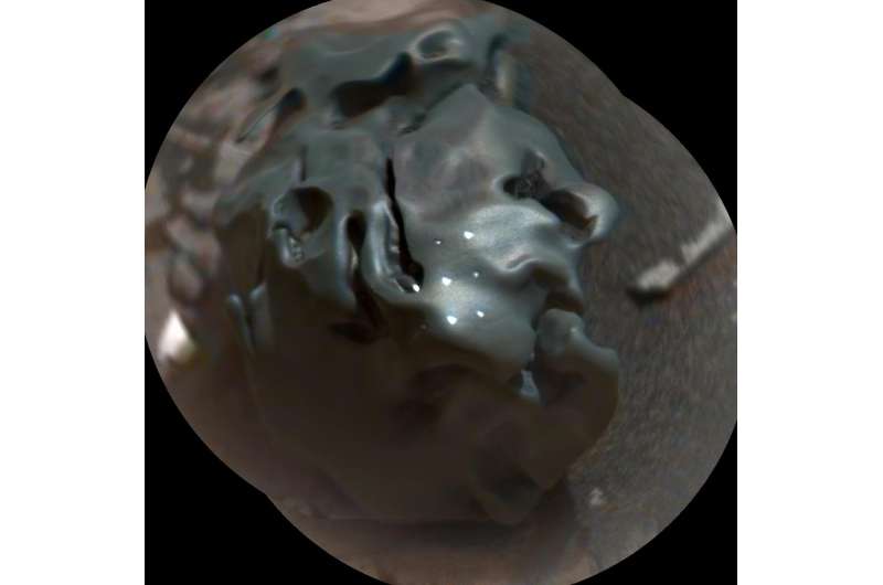 Curiosity Mars rover checks odd-looking iron meteorite