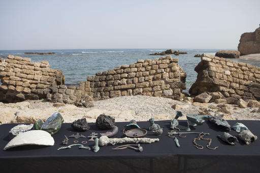 Israeli divers uncover trove of shipwrecked Roman treasure (Update)