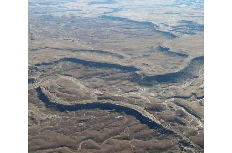 Fossilized rivers suggest warm, wet ancient Mars