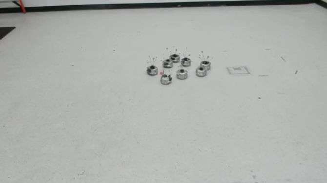 Team of robots learns to work together, without colliding