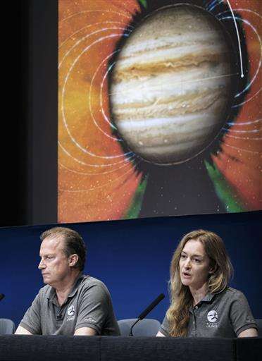 Jupiter has new visitor _ a solar-powered spacecraft